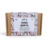 a box with a floral pattern and text in a foreign language.