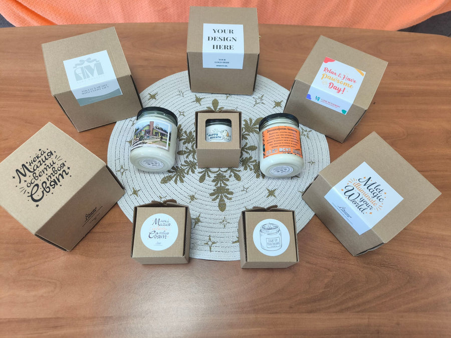 Свещи с лого, изработени от Scented Lumos